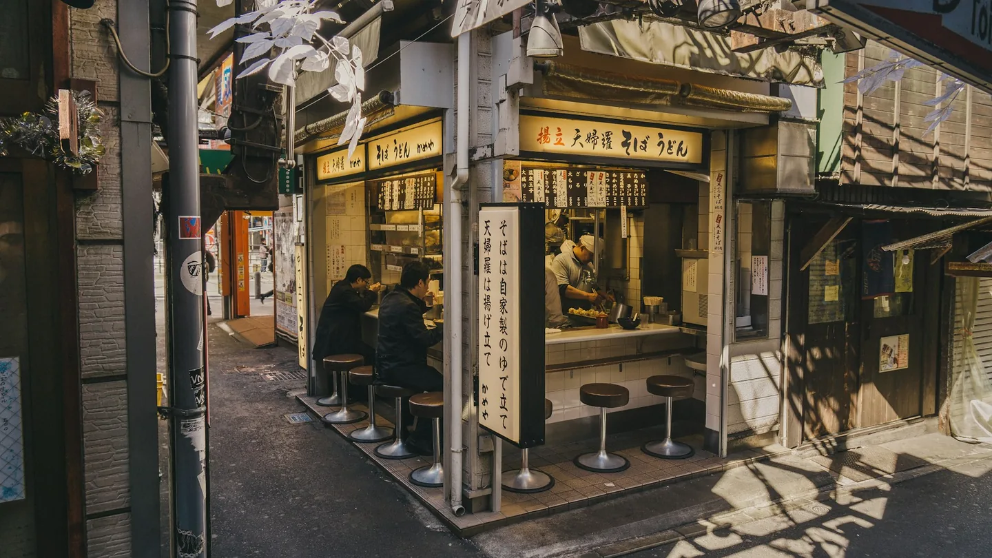 Coffee Talk Tokyo, il ritorno del bar virtuale più rilassante arriva su PS5, Xbox, Switch e PC